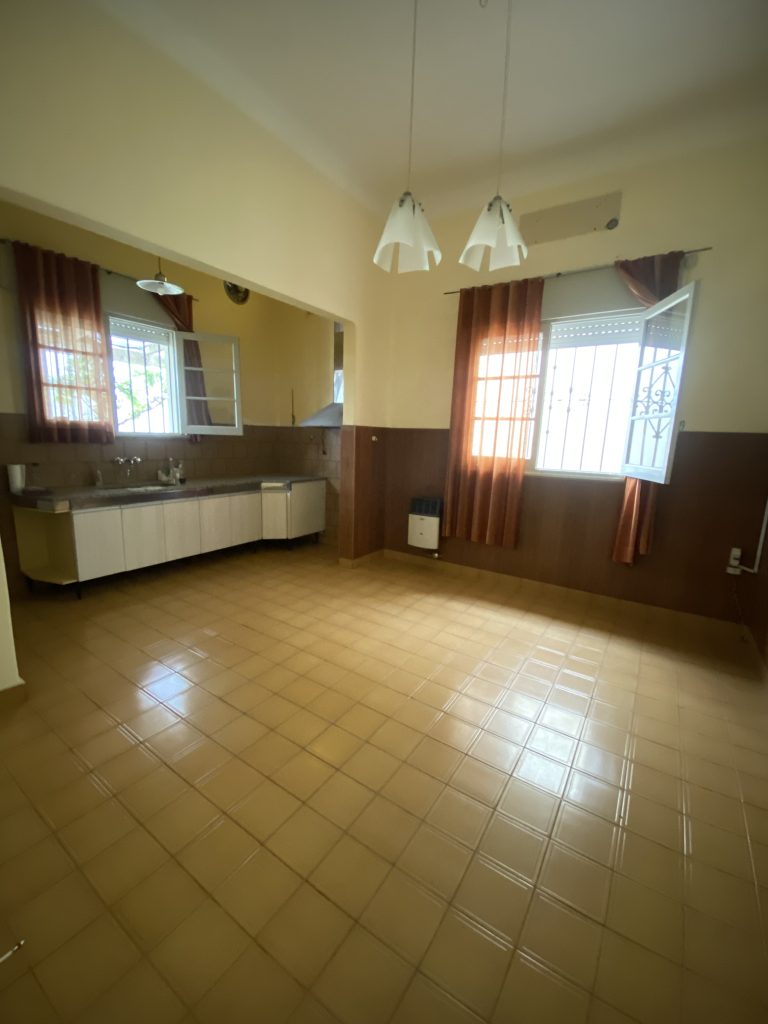 ¡SE VENDE HERMOSA CASA DE TRES HABITACIONES!